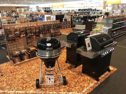 Individuell bedruckter Teppich für Verkaufsaktionen in Elektromärkten, ideal für Grill-Promotions